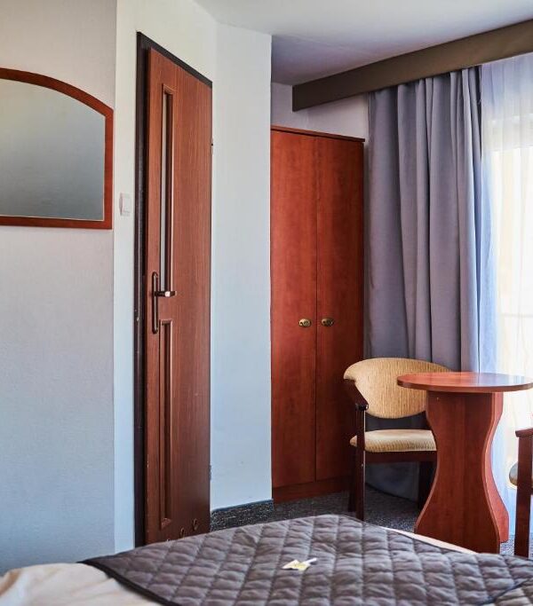 2 grzybowo szekla pokoj