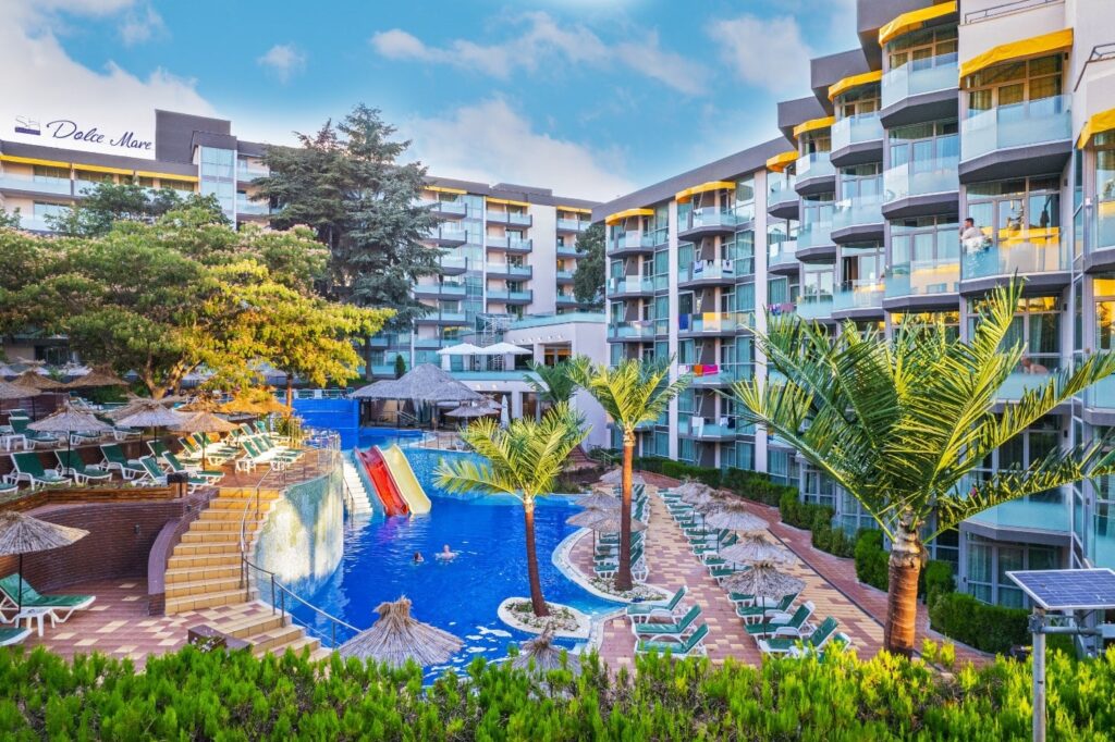 1 hotel
